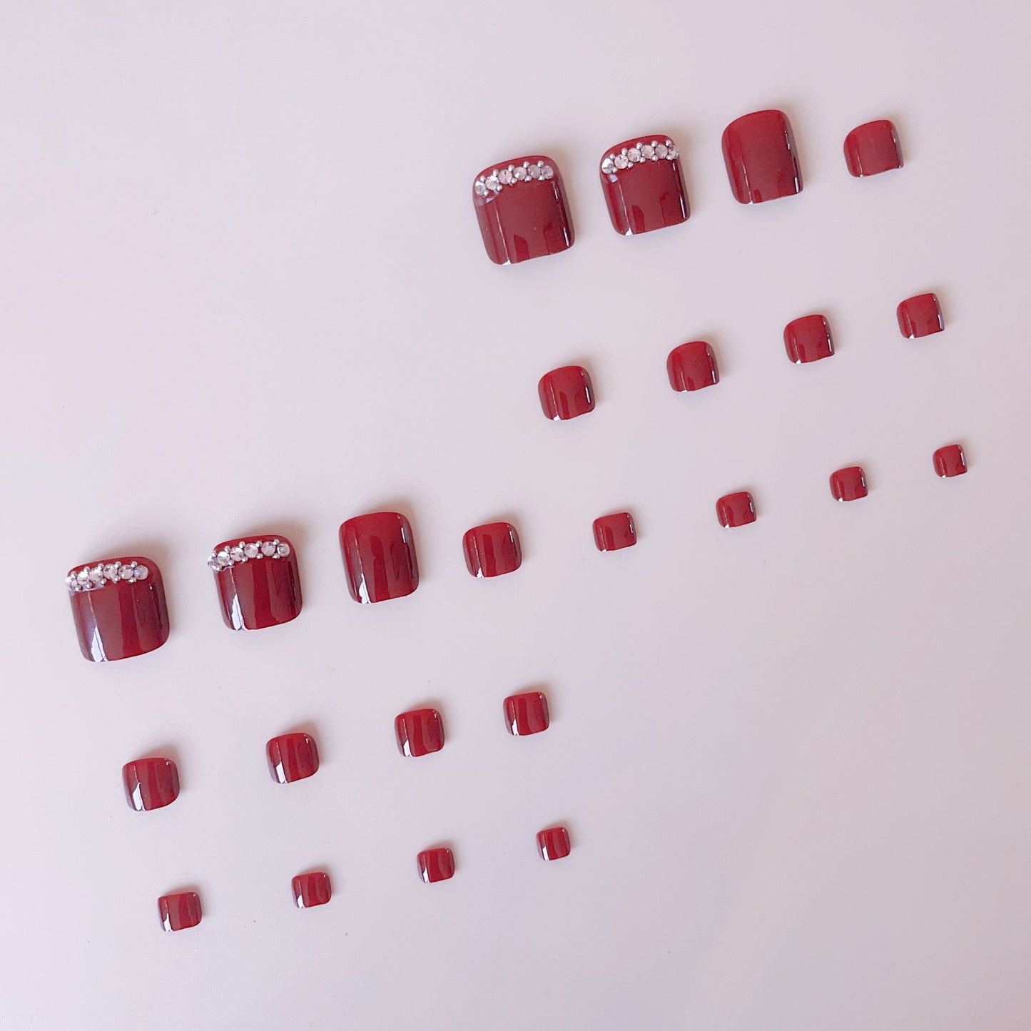Kunstnagelset mit eleganter Nagelkunst und Funkelelementen Brehn