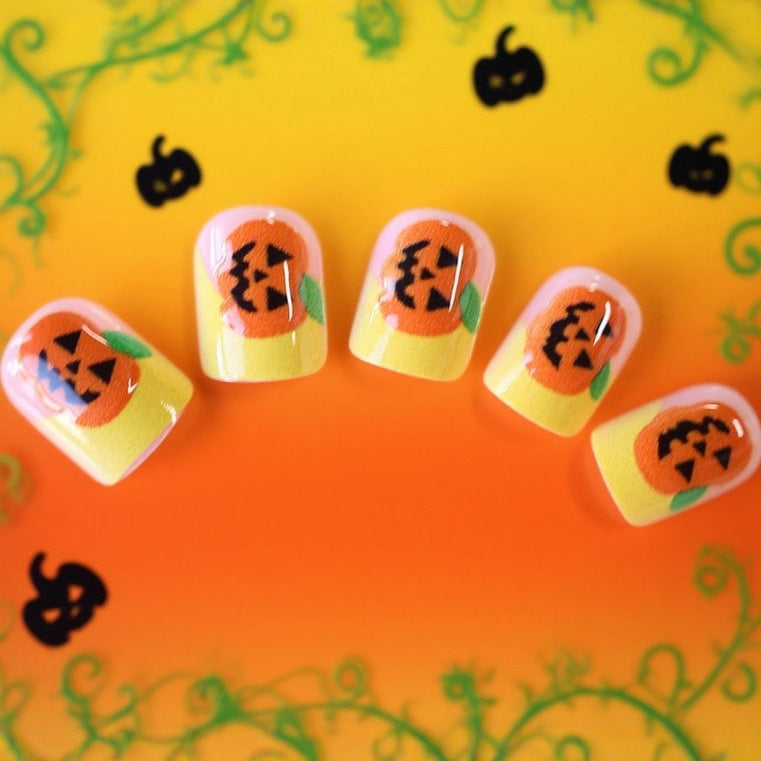 Verspielte Halloween-Kürbis-Nagelkunst Brehn