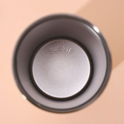 Stilvolle isolierte Wasserflasche Brehn