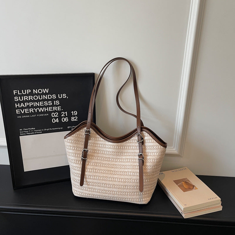 Stylische Stroh-Tasche