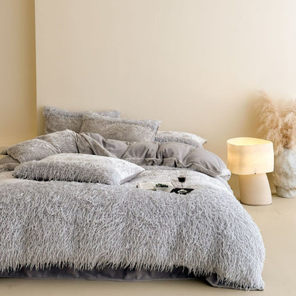 Flauschiges Bettwäsche-Set mit langfloriger Plüschoberfläche und Samtrückseite