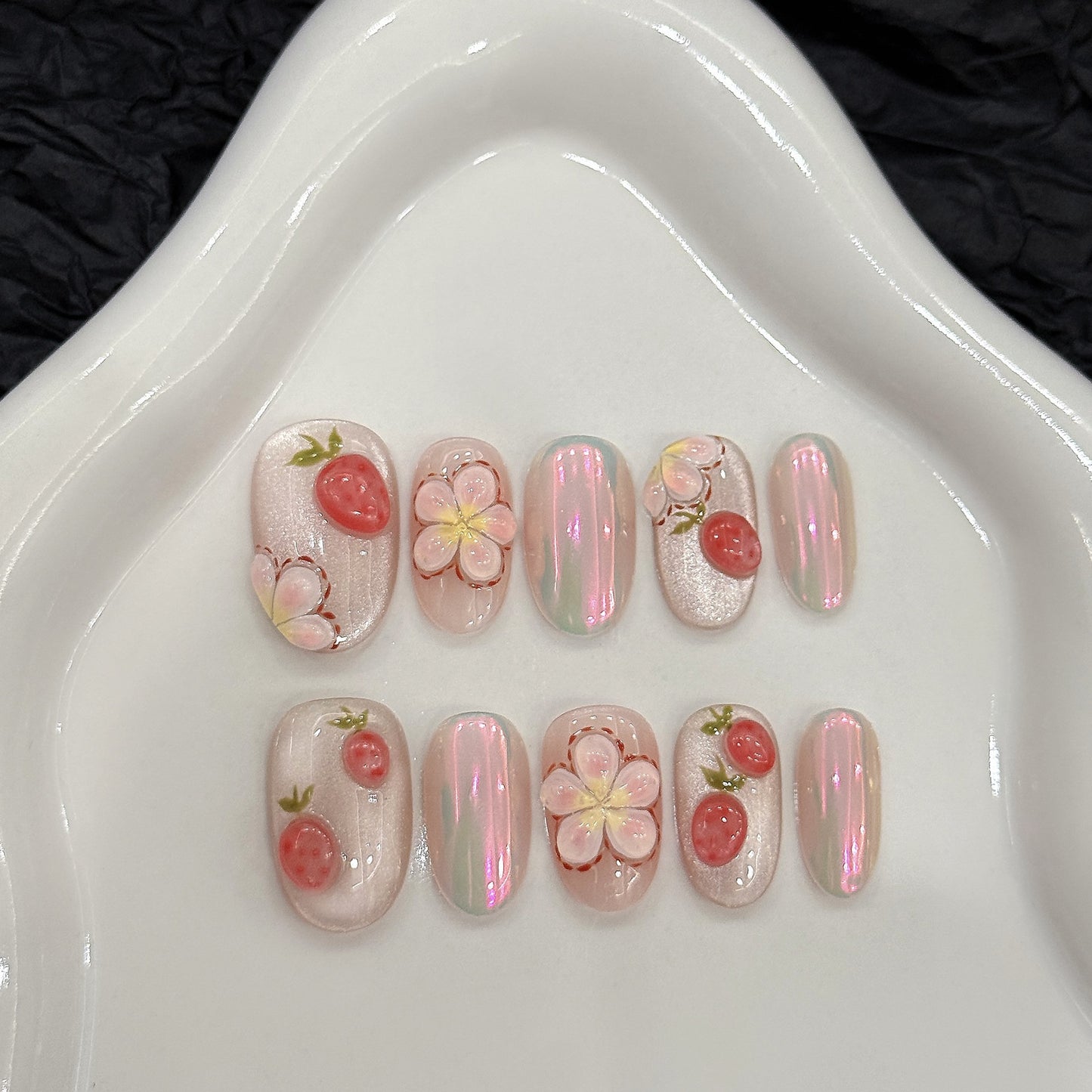 Künstlerisches Press-On Nail Set Brehn
