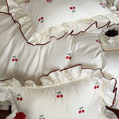 Luxus-Bettwäsche-Set aus Baumwollsatin mit Rüschen und Kirschenstickerei