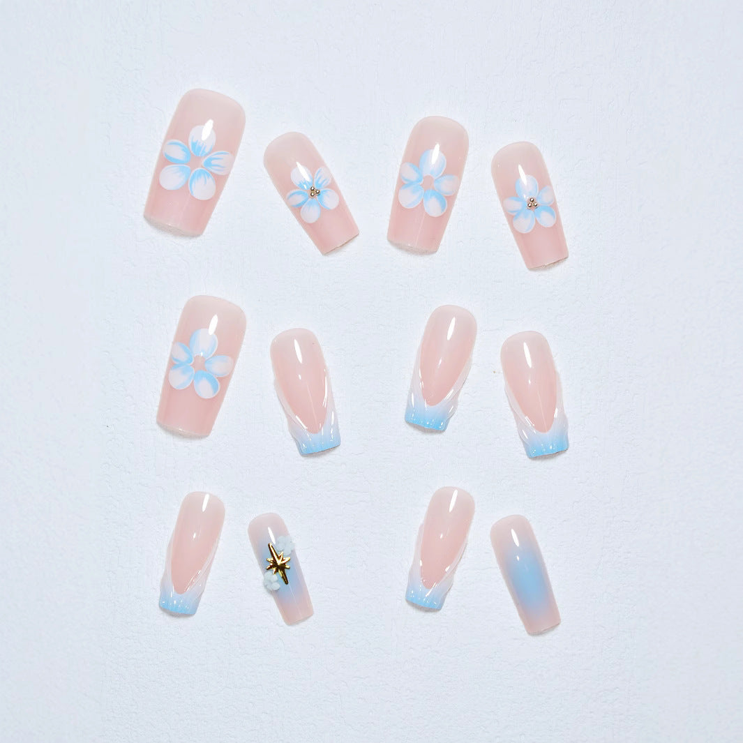 Blumenverzierte Nagelkunstverlängerungen Brehn