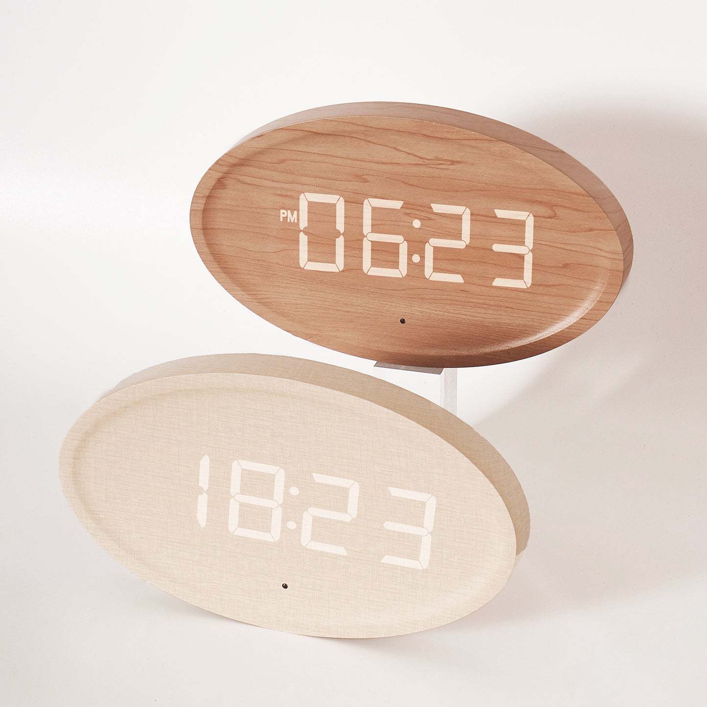 Digitale Wandmá Uhr im modernen minimalistischen Design Brehn