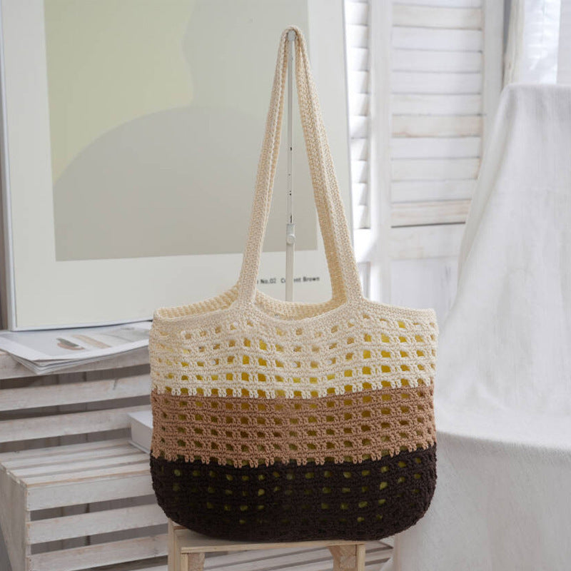Handgefertigte Basttasche mit Niedlichem Anhänger Brehn