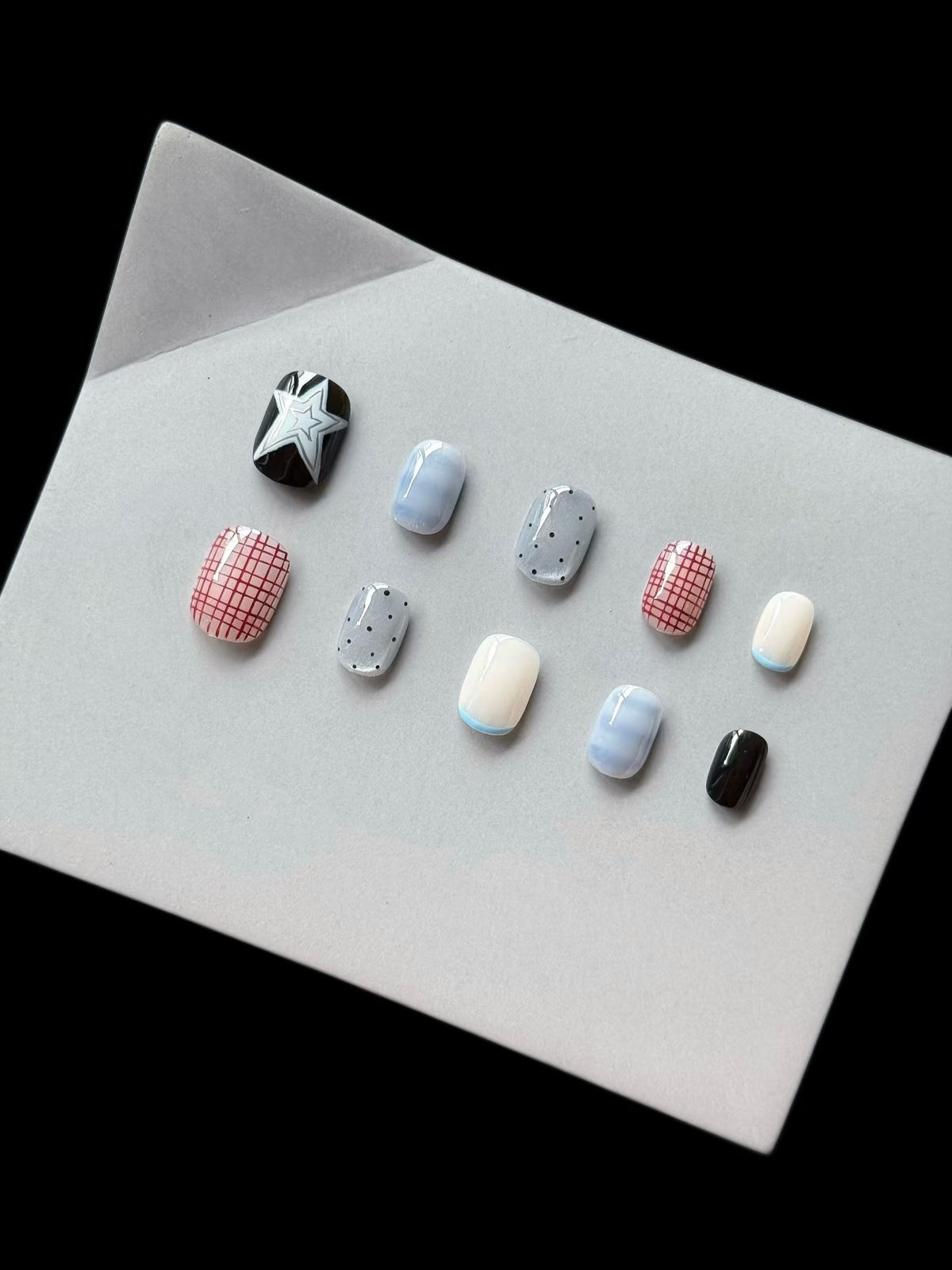 Künstlerische Nagelkunst Press-On Kollektion