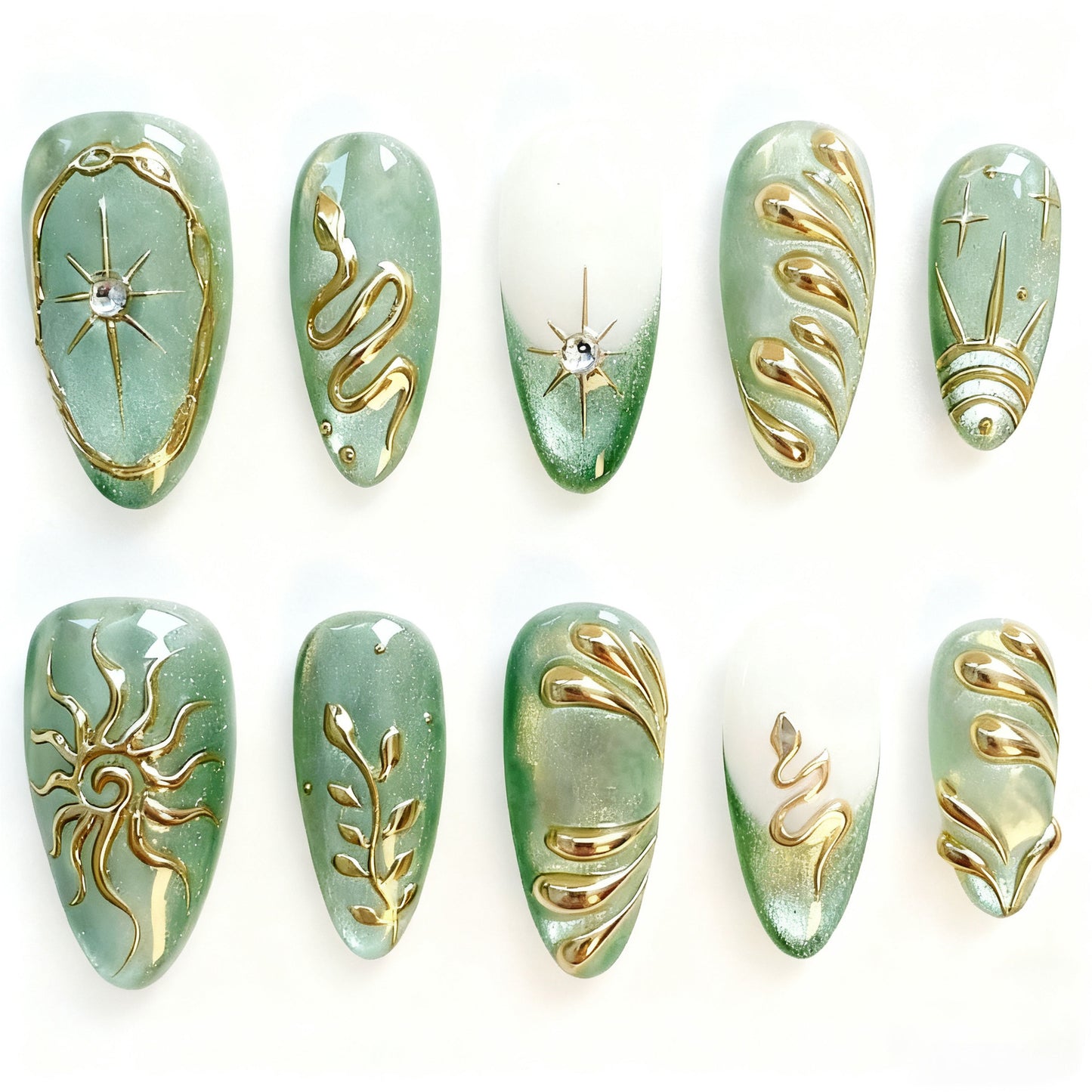 Kunstnägel mit Elegantem Golddesign Brehn