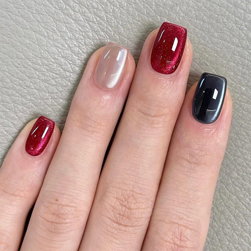 Elegantes Press-On Nail Art Set mit glitzernden Designs Brehn