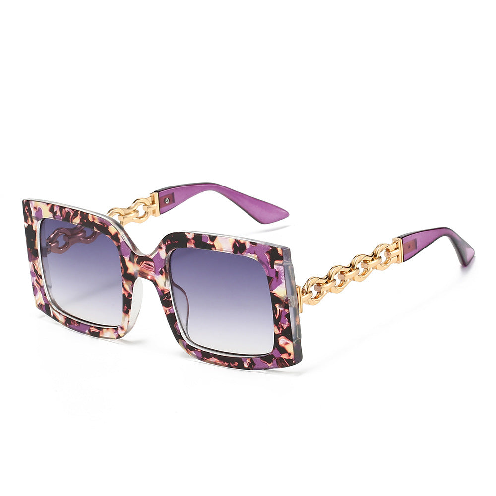 Damen elegante Sonnenbrille mit luxuriösen Kettendetails Brehn
