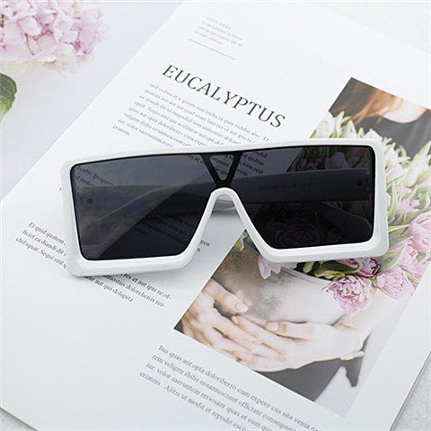 Damen Oversized Sonnenbrille im avantgardistischen Design Brehn