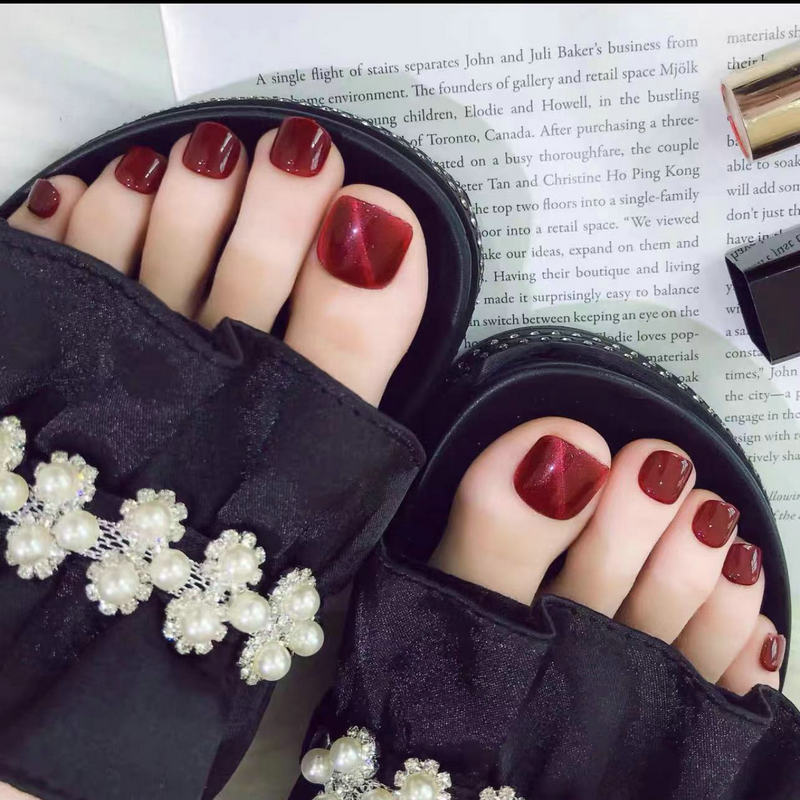 Kunstfußnägel mit elegantem Glanz Brehn