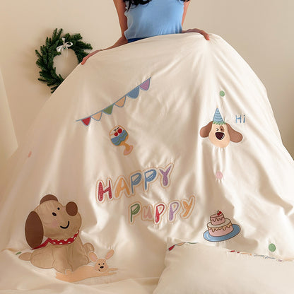 Kawaii Applikation Baumwollsatin Bettbezug Set mit besticktem Charakter & dekorativem Erdbeer-Kissen