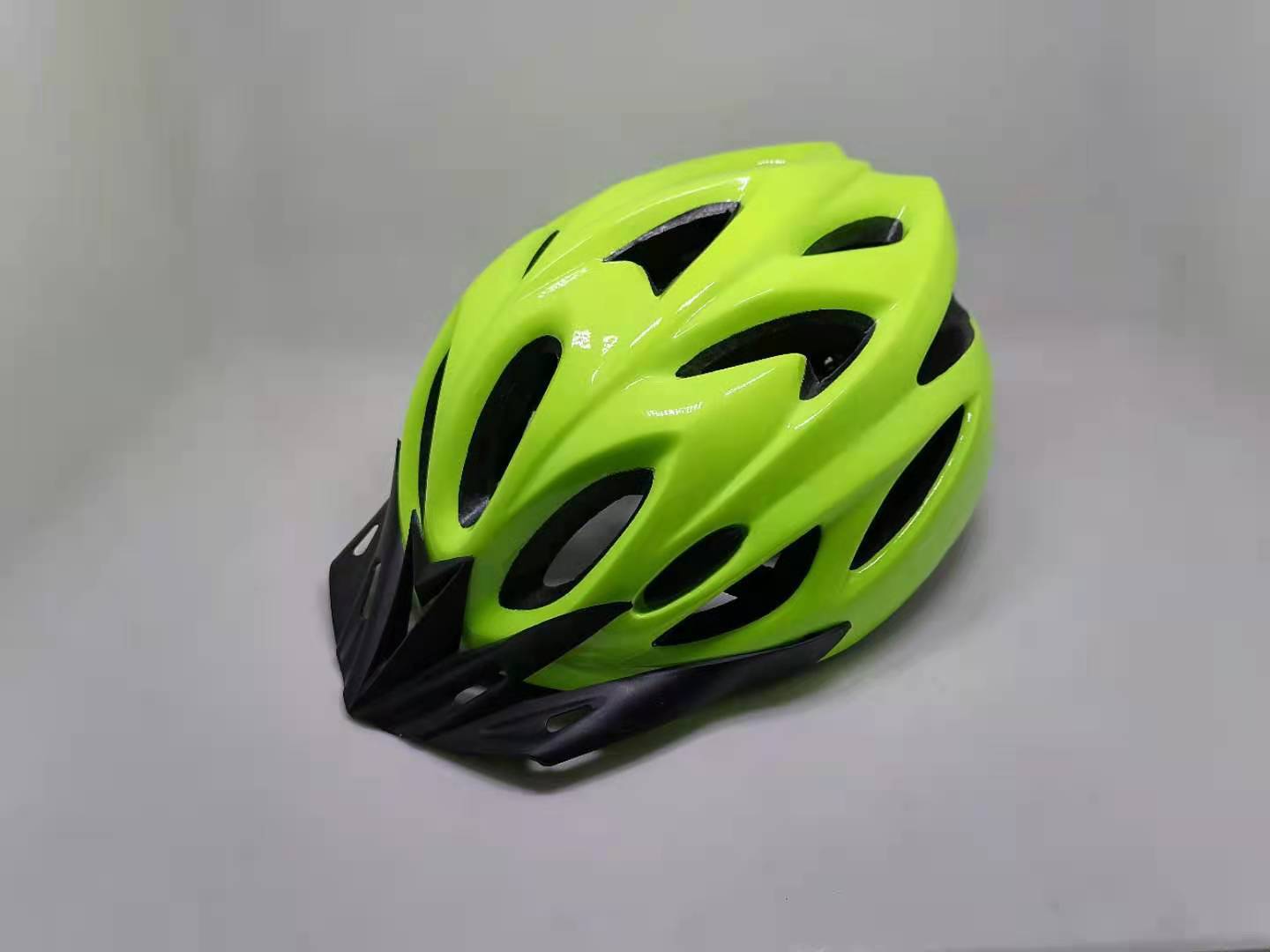 Hochsichtbarer Fahrrad-Sicherheitshelm Brehn