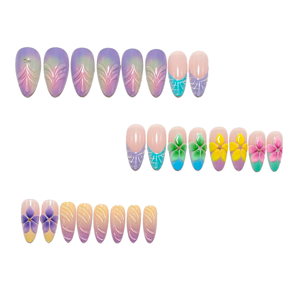 Kunstnägel mit Auffälligem 3D Blumendesign Brehn