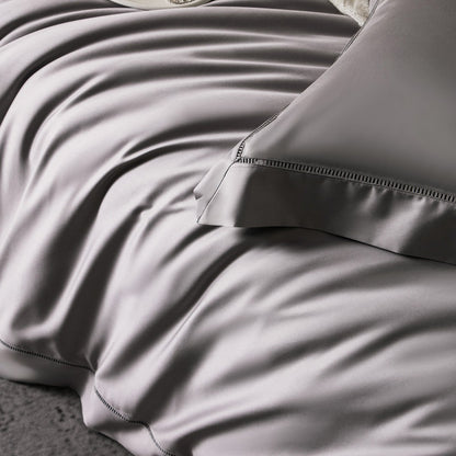 Luxuriöses seidiges Satin Bettdeckenbezug-Set mit Leiterstich-Saum und dekorativer Rüsche