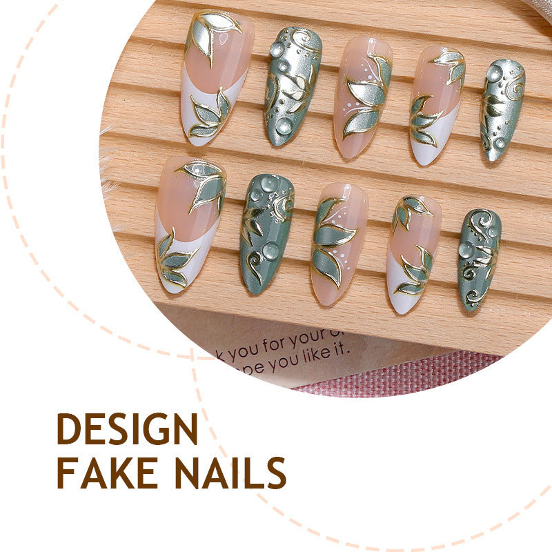 Kunstnagel Set mit floralen Designs und 3D-Akzenten Brehn