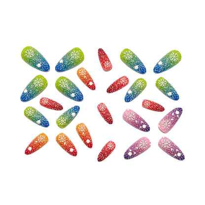 Kreatives Kunstnagelset mit Winterlicher Schneeflocken-Optik Brehn
