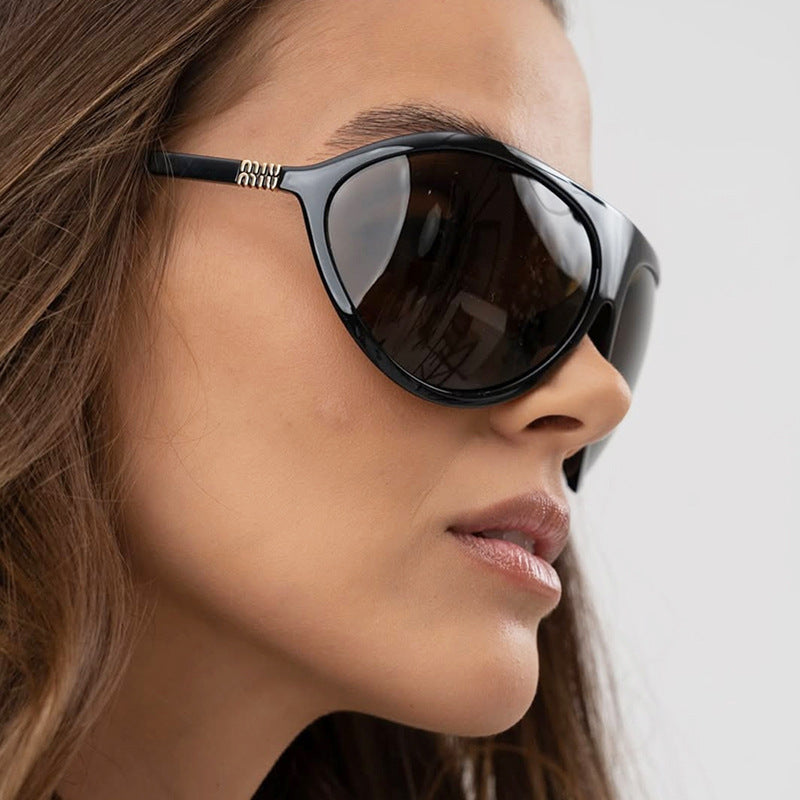Damen Cat-Eye Sonnenbrille mit einzigartigem Design und schützendem UV-Filter Brehn