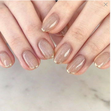 Luxuriöse Glitzer-Nagelkunst Brehn
