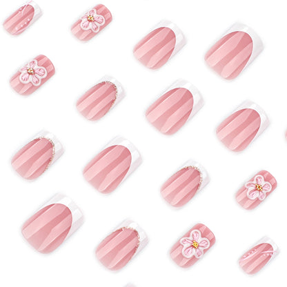 Kunstvolle Nagelverlängerungen mit Blumen-Design Brehn