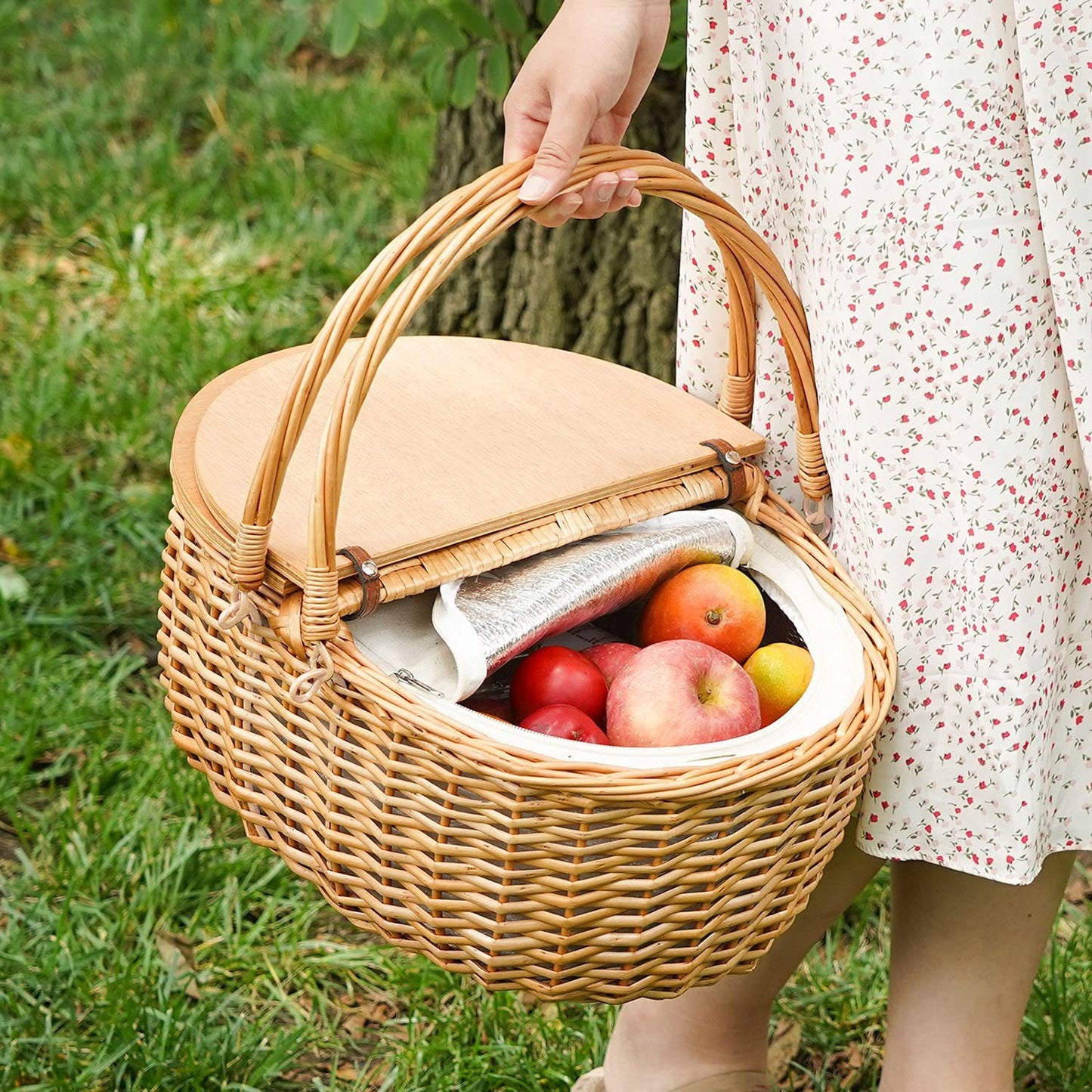 Damen Picknickkorb mit Holzdeckel und gestreiftem Futter Brehn