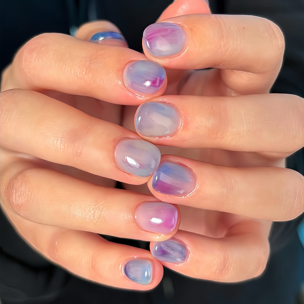 Künstlerische Aquarell-Nagelverlängerungen Brehn