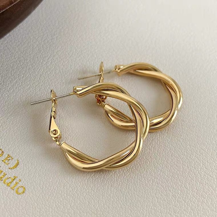 Elegante Spiral-Ohrringe Aus Hochwertigem Metall Brehn