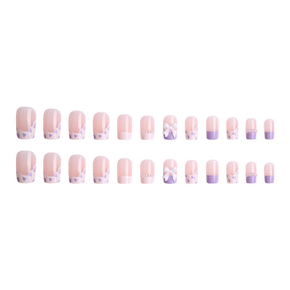 Kunstnagelset mit eleganten Wellenmustern und zarten Perlenakzenten Brehn