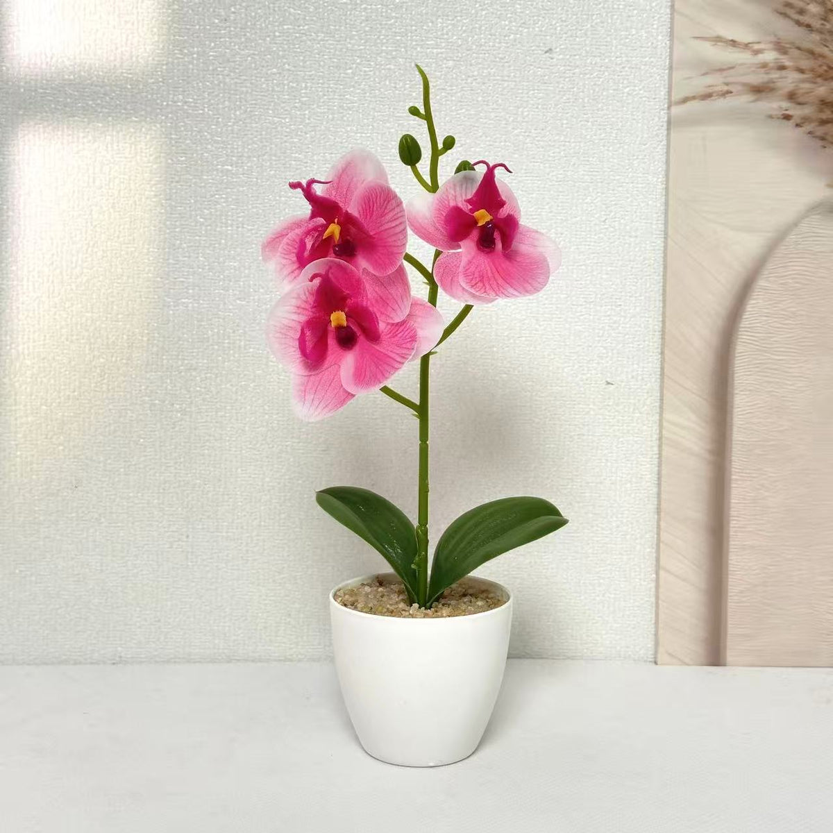 Realistische künstliche Orchideenpflanze für die Wohnkultur-Darstellung