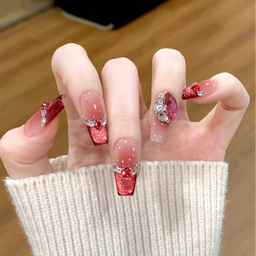 Glamouröse Kunstnägel mit Funkelnden Strass-Applikationen Brehn