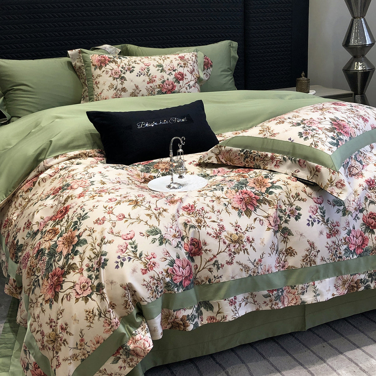 Luxuriöses Baumwollsatin-Bettwäsche-Set mit Tier-Toile-Motiv und Satinkante
