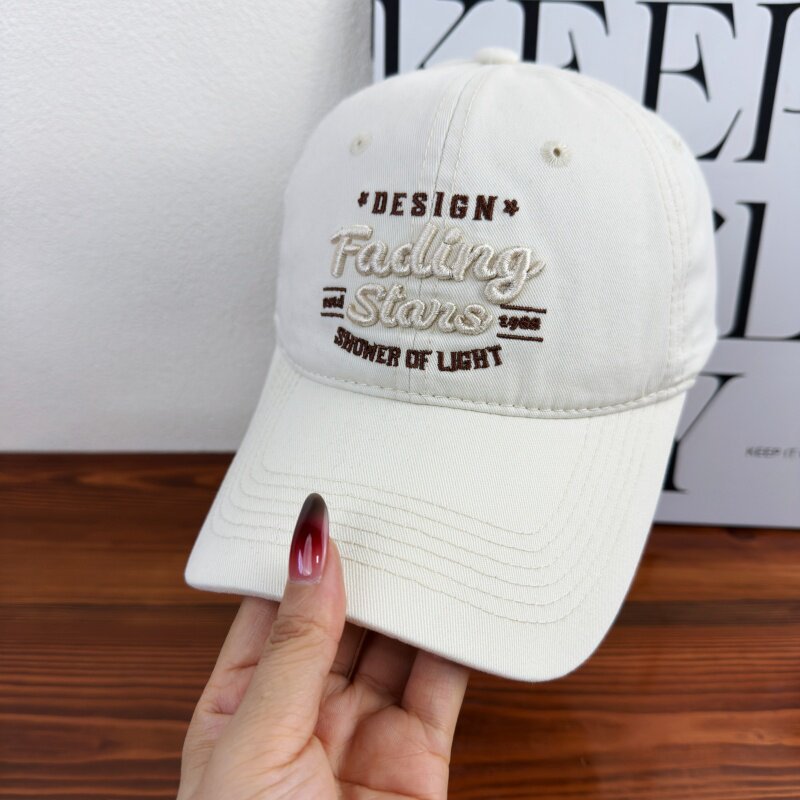 Damen bestickte Kapuze mit inspirierendem Design Brehn