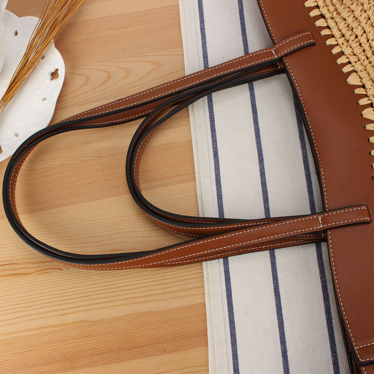 Handtasche mit Feinem Geflecht und Hochwertigen Lederakzenten Brehn