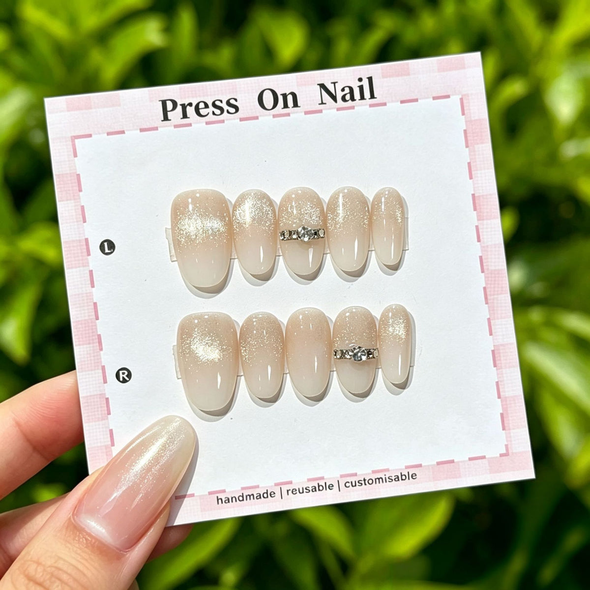 Anpassbare florale Press-On Nagelkollektion