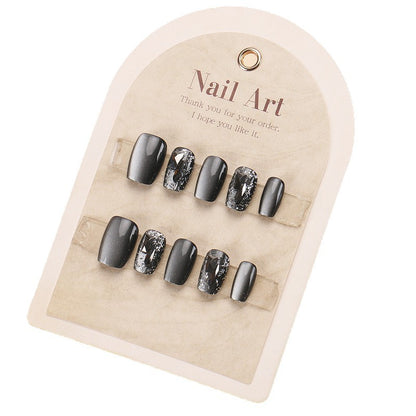 Stylisches Nagelkunst Press-On Set Brehn