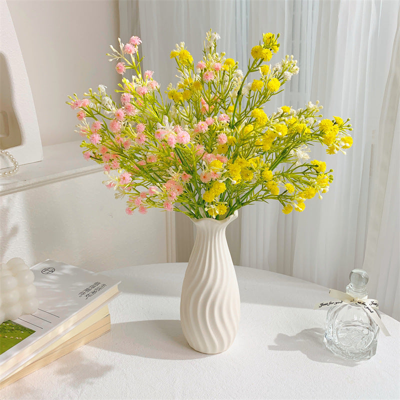 Dekoratives Blumenstrauß für die Wohnkultur Anzeige