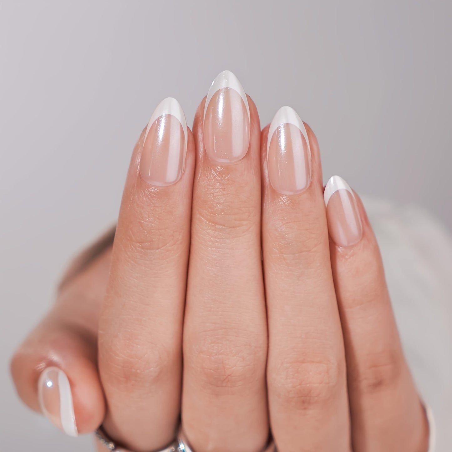 Elegante französische Tipp-Nagelerweiterungen Brehn