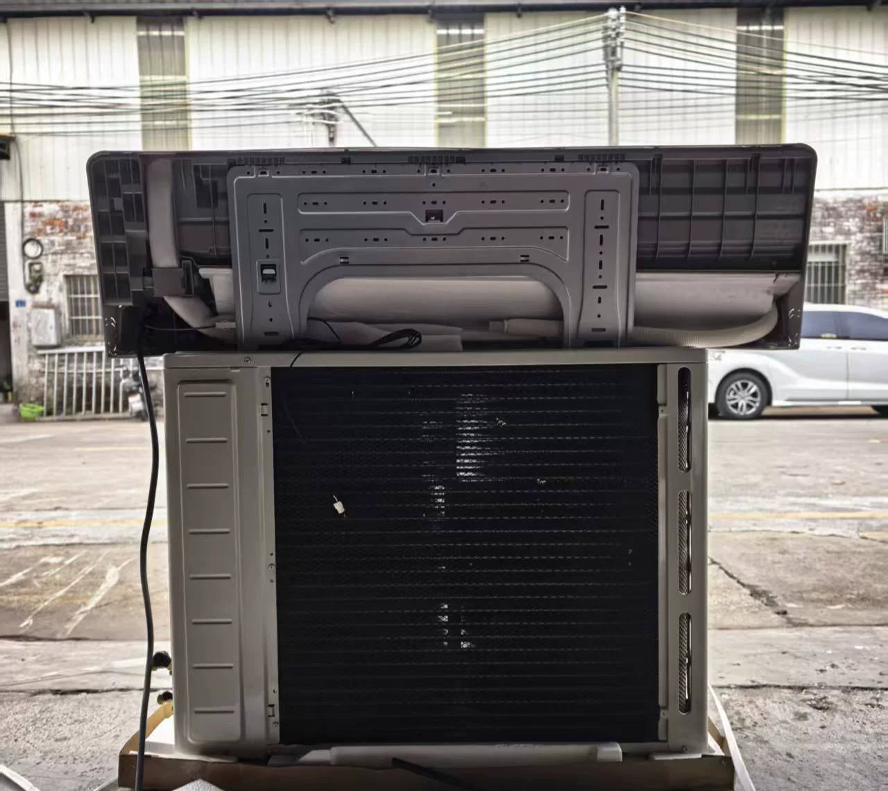 Unisex Einheitsgröße ductless Mini-Split-Wärmepumpen-Wandgerät mit DC-Inverter und ultra-leiser Betrieb Brehn