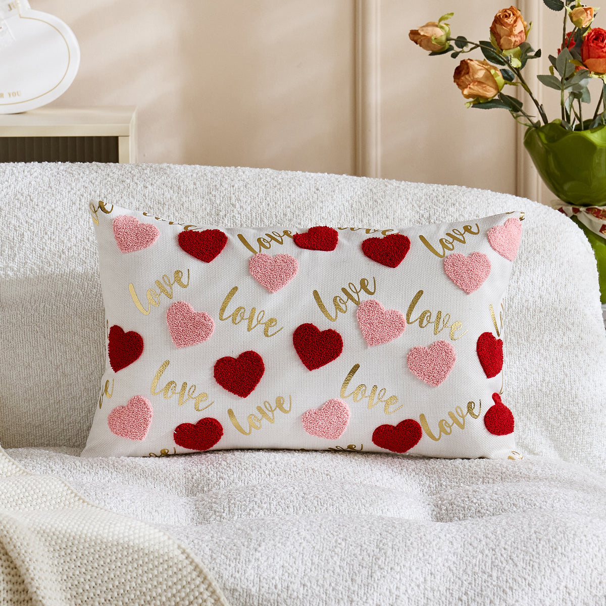 Bestickte Script Love Kissenbezug mit tufted Herz