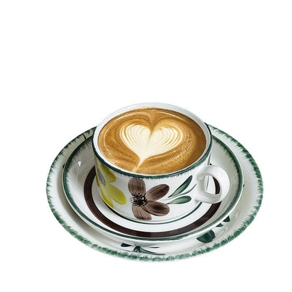 Porzellan-Cappuccino-Set mit botanischer Pinselmalerei und eleganter Randverzierung