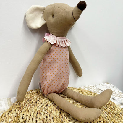 Handgemachte Leinen-Elefant-Plüschpuppe mit langen Gliedern und Rüschekragen