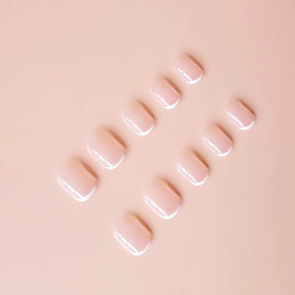 Nagelkunstset mit elegantem French Design Brehn