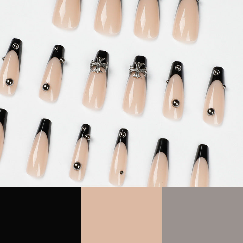 Stilvolle Kunstnägel mit extravagantem Design Brehn