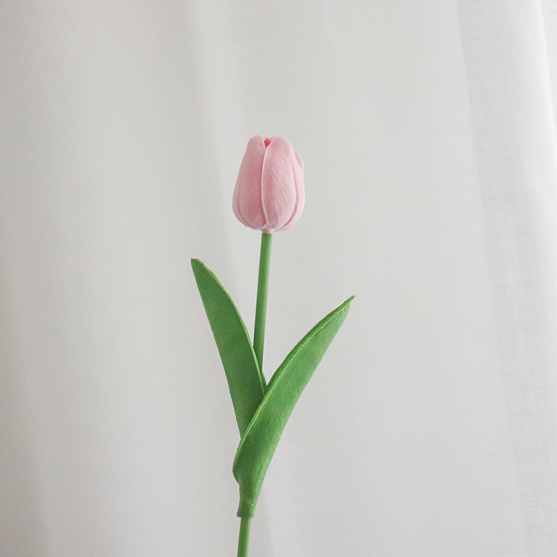 Lebensechte dekorative Tulpenstiel