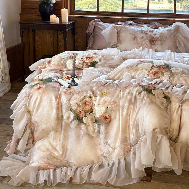 Romantisches Rüschen-Bettwäsche-Set aus feinem Baumwollsatin mit Aquarell-Blumenprint & volanter Bettrock