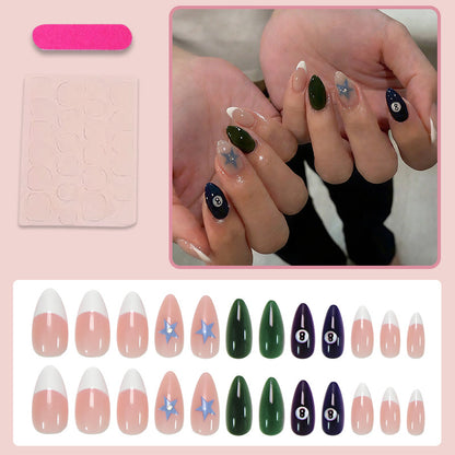 Kunstnagelset mit kreativen Designs und eleganten Akzenten Brehn