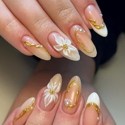 Elegantes florales Nagelkunstdesign Brehn
