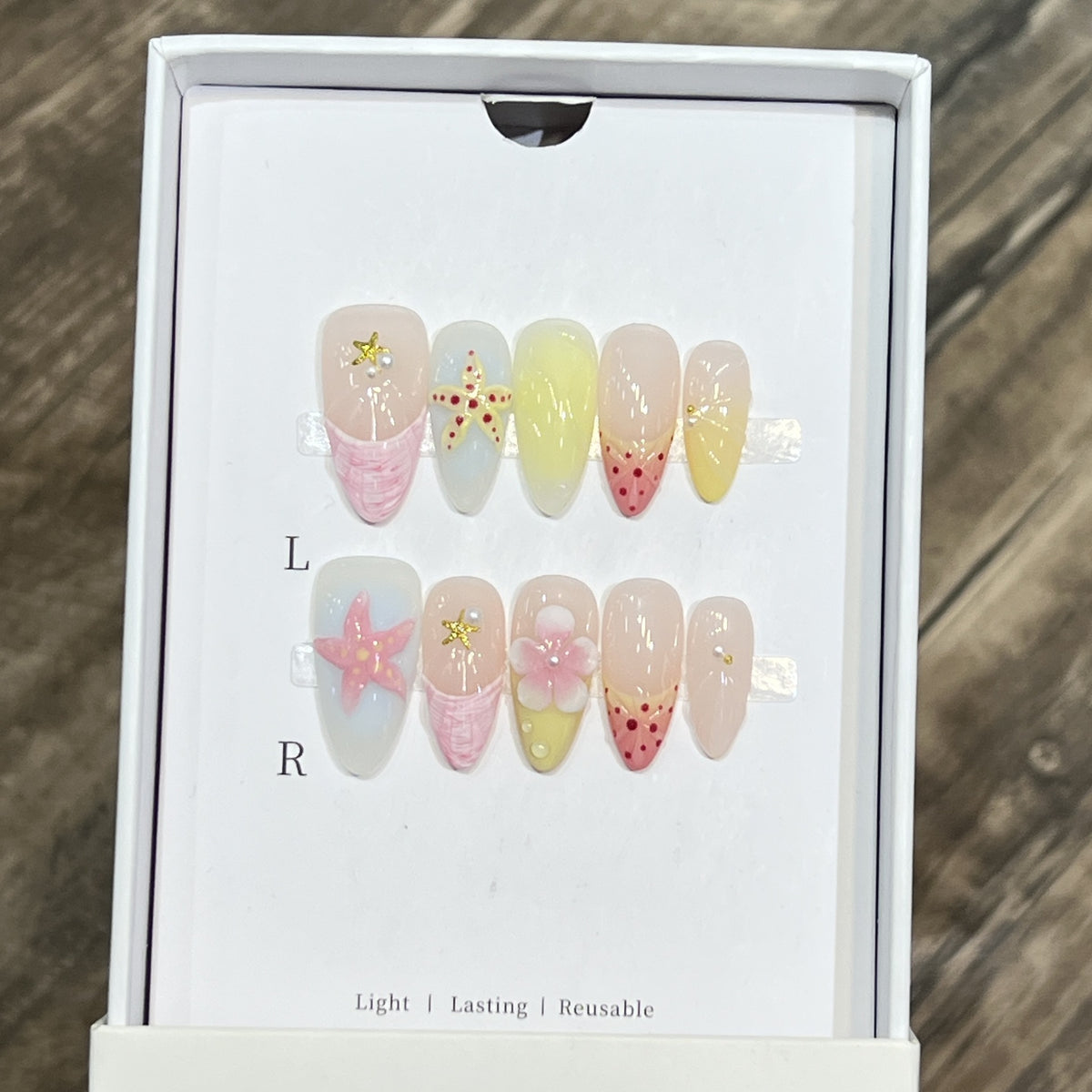 Dekorativer Floral Stiletto Press-On Nail Set Brehn