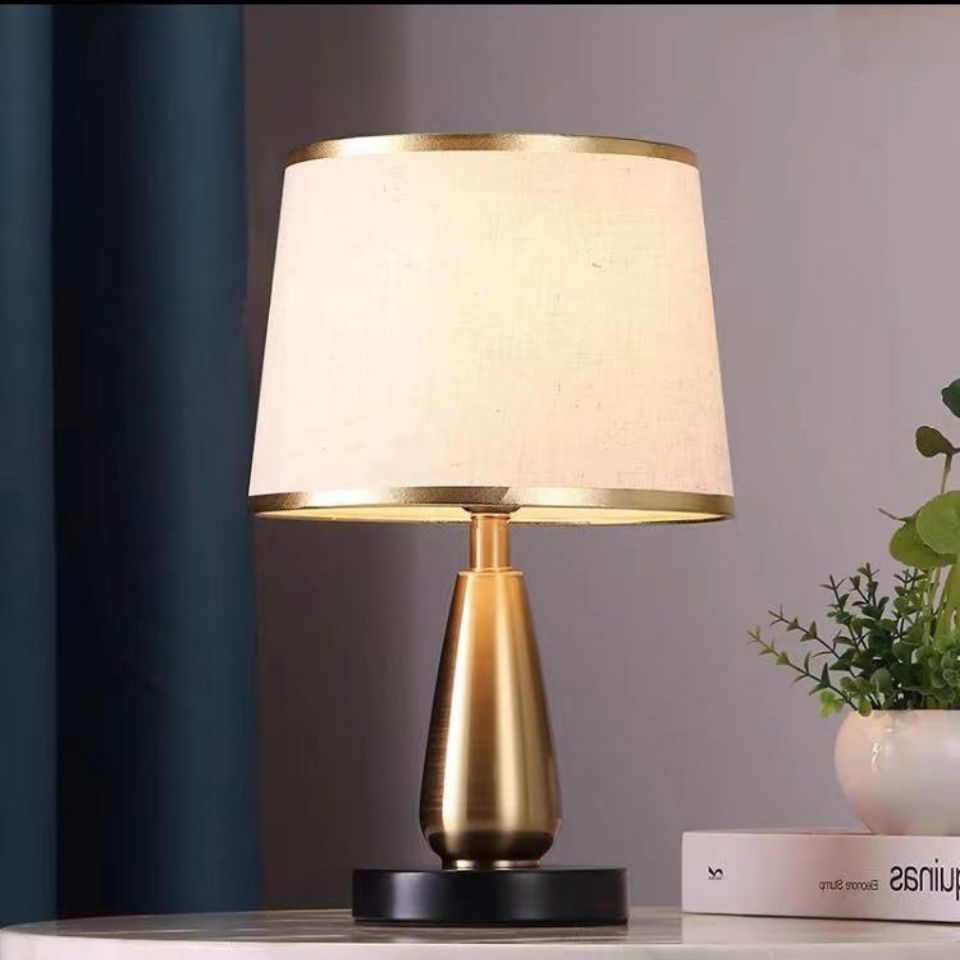Elegante Minimalistische Tischlampe